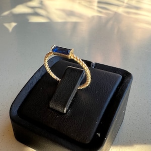 Anello con pietra portafortuna, anello con pietra portafortuna minimalista, anello con pietra portafortuna per donne, regalo per il giorno di nascita, regalo per la Festa della mamma, regalo di San Valentino, regalo per lei