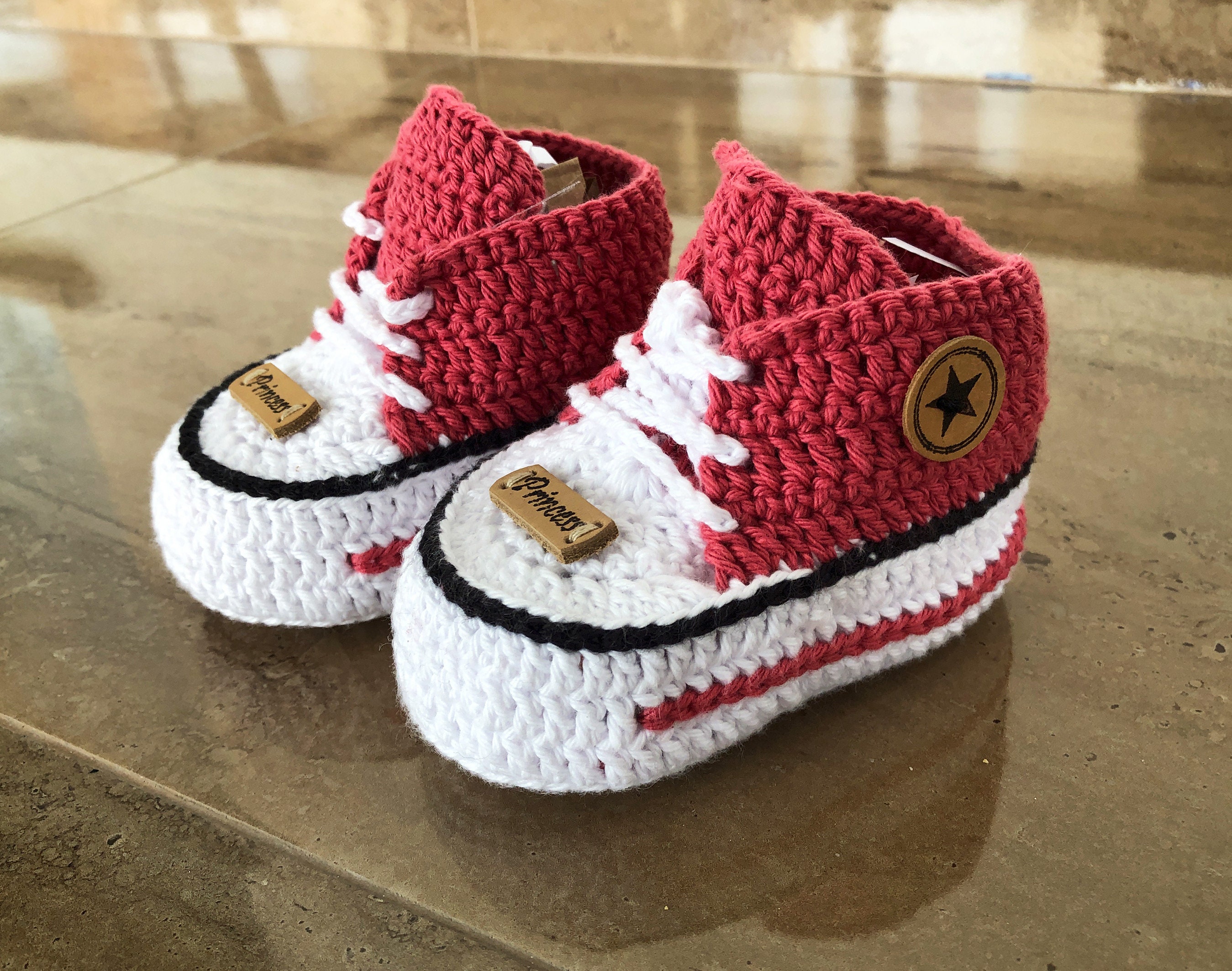 Tilbagebetale varme Grav Baby Converse - Etsy