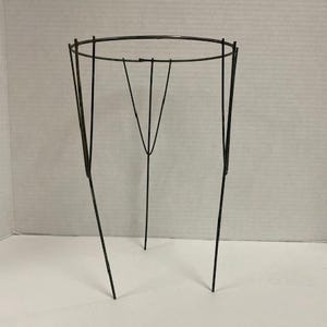 7" Cemetery Wire Pot Holder