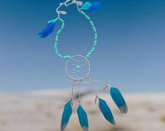 Collier attrape-rêves plume bleue, pendentif en argent avec perles turquoises