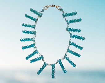 Collier ras de cou en perles de verre bleues, bijoux faits main