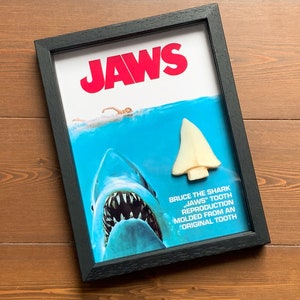 JAWS – Replica of an original shark tooth from the film – in 3D object picture frame