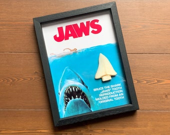 JAWS – Replica of an original shark tooth from the film – in 3D object picture frame