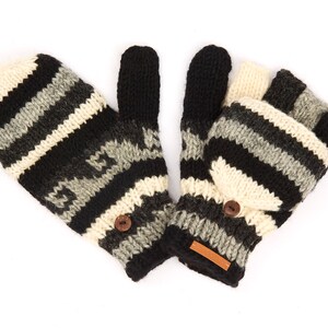 handgestrickte Schurwollhandschuhe, bunt gemustert