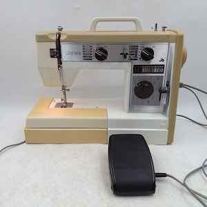 Jones VX780 Sewing Machine With Foot Pedal Vintage
