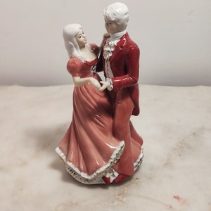 Romantic Taupe Ceramic Dancing Couple Music Box Figurine - Korean Handcrafted Valentine&#39;s Day Gift