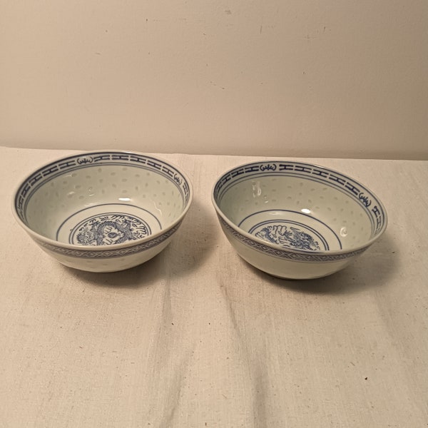 A set of 2 Chinese vintage porcelain rice grain noodle bowls, blue and white dragon pattern,dinnerware, replacement,decorative