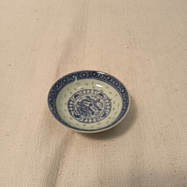 A small vintage Chinese porcelain rice grain dish, blue and white dragon pattern, ring dish, collectible,decoratice, replacement