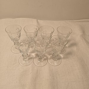 Vintage Elegant Pinwheel Crystal Liquor Glasses Set - 7 Piece Barware Collection for Home Bar Decor