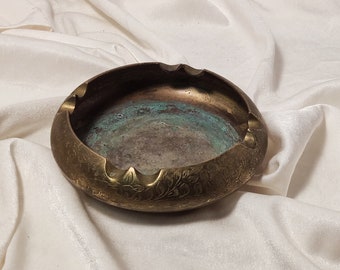 Vintage oriental/India copper/brass/metal ashtray/bowl/trinket dish/incense burner,home decor,collectible,decoration, copper lover's gift