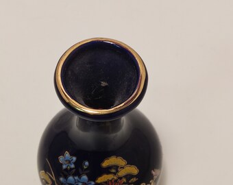 ヴィンテージの日本製コバルト磁器の花瓶：金箔の花飾り - Etsy 日本