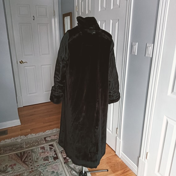 Vintage Utex black women long coat, faux fur lini… - image 10