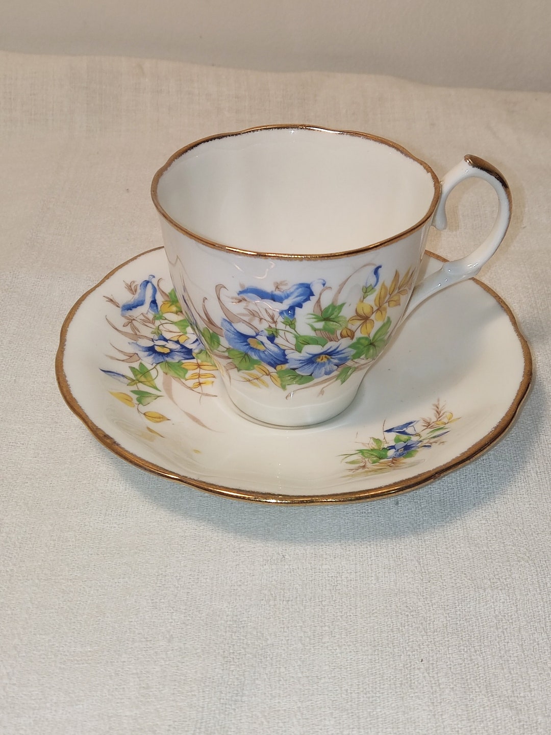 Vintage Jason Bone China Teacups and Saucers, Gilt Rim, Flower Pattern
