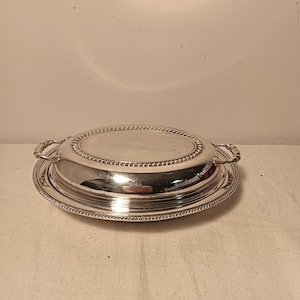 Vintage versilberte Servierschüssel-ovale Deckelschüssel mit Glaseinsatz, EATON, Haddon Hall, S.P. Kupfer, Blei MTS, 3041