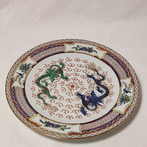 Chinese Vintage Gilted Famille Rose Porcelain Plate: Hand-Painted Dragon & Floral Design, Collectible Decorative