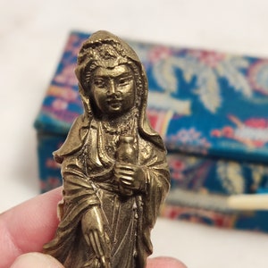 Vintage Chinese Kwan Yin Statue: 1980s Brass Figurine with Original Box, Table Sculpture Decor