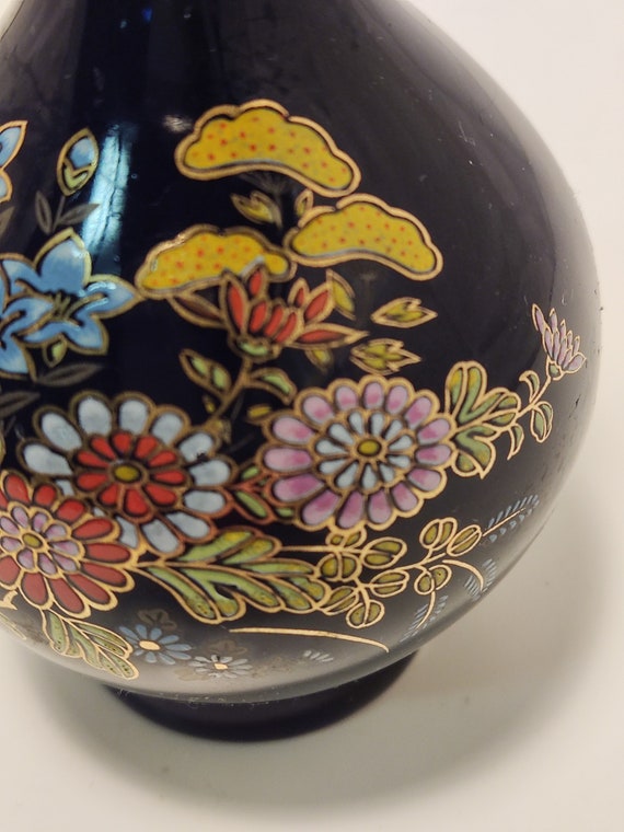 ヴィンテージの日本製コバルト磁器の花瓶：金箔の花飾り - Etsy 日本