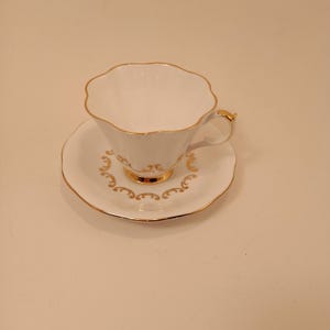 Vintage Queen Anne Bone China Teacup and Saucer Set-Collectible,Decorative