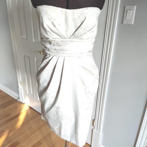 Elegant Beige Floral Short Dress with Attached Tie Waist - Size L, Made in USA, Polyester Fabric