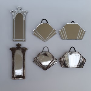 Puppenhaus Spiegel im Art Deco Stil, 5 verschiedene Stile, Holzrückseiten mit Kette oder Aufhänger. Nagelneu oder gealterter Vintage Look