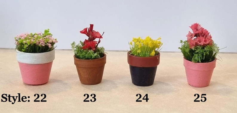Miniaturas de flores para casa de bonecas em vasos. Escala 1/12 e 1/24. Vasos de cerâmica ou barro com aparência envelhecida e realista. Flores, botões, samambaias, rosas. imagem 12