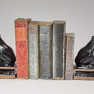 Dolls House Pair of Black Art Deco, Ornamental Frog Bookends with 5 books, for Diorama, Room, Library, Book Nook. 12th Scale or 24th Scale.