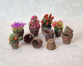 Dollhouse 24th Scale Miniatures Garden Plant Pots and Flowers. Realistic, Aged Pots, empty or with Flowers. Garden, Greenhouse, Patio.