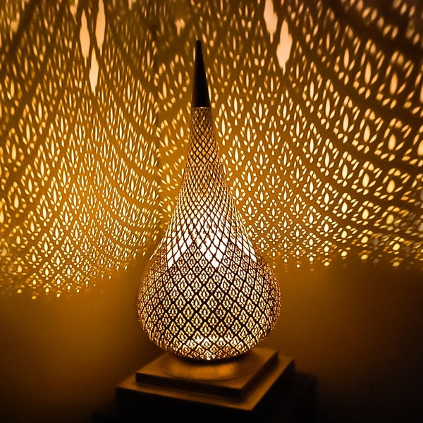 Lampe de chevet marocaine faite main en laiton, le complément parfait à votre chambre à coucher comme veilleuse et bureau, éclairage artisanal marocain