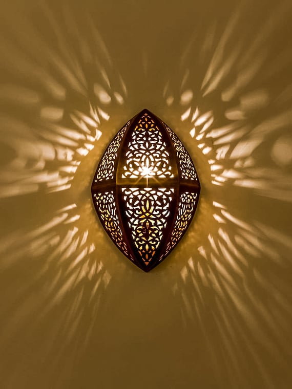 Moroccan Brass Wall Sconce – Diamond Arabesque Entryway Light