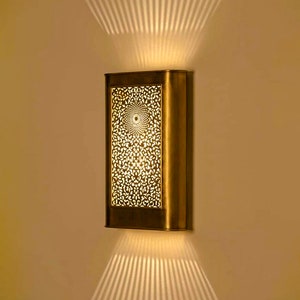 Set of 2 Moroccan wall lamp Curved Edge, Antique brass wall lamp, 100% handmade Moroccan sconce, Moroccan sconce, Oriental sconce decoration