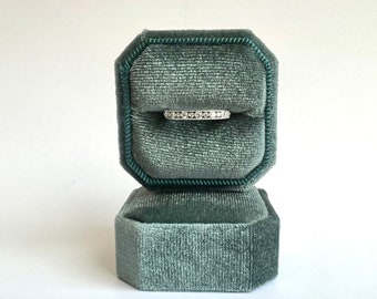 present presentation box Velvet ring boxes in four colors