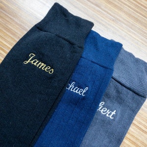 Custom Name Socks for Groomsmen, Embroidered Name Socks for Father of the Bride, Personalized monogram Socks, Grandpa Gift, Dad Socks