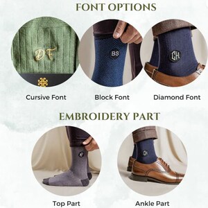 K&ouml;nnte beinhalten: Ein visueller Leitfaden f&uuml;r verschiedene Schriftarten f&uuml;r die Sockenbestickung. Das Bild zeigt vier Paar Socken mit verschiedenen Stickmustern: kursiv, Block, Diamant und eine Kombination aus Ober- und Kn&ouml;chelbestickung. Die Texte "DF", "BS", "CH" und "NP" sind auf die Socken gestickt.