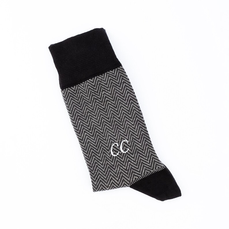 Personalisierte Monogramm Socken gestickt: Trauzeugen Hochzeitsgeschenk, Monogramm Socken für Trauzeugen Bild 4