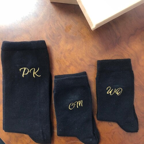 Bestickte Socken für Ringträger, Ringträger Geschenk, personalisierte Monogramm Initialen Socken, Benutzerdefinierte Kleinkind Socken, Ringträger Vorschlag Geschenk