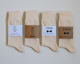 Beige Groomsman Socken, Creme Luxus personalisierte Trauzeugen Geschenk, Groomsmen Socken, Weihnachtsgeschenk für ihn, Hochzeitssocken, Groomsmen Present