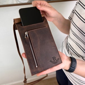 Personalized Photo Crossbody Bag, Leather Smartphone Bag, Small Crossbody Bags, Engraved Picture Phone Pouch, Leather Crossbody Wallet