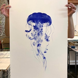Medusa galleggiante - Poster con stampa su grande schermo - Illustrazione di vita marina - Arte nautica - Stampa originale fatta a mano - Stampa in edizione limitata