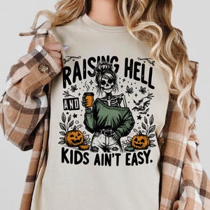 Rolig skelettmamma PNG sarkastisk höstmamma sarkastisk skelett Clipart, kaffeskelett PNG, Halloweenmammaskjorta digital nedladdning bild 6