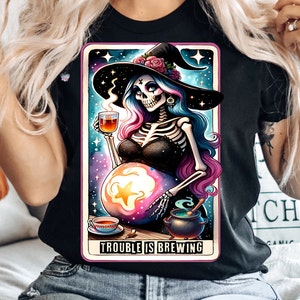 Carta de tarô de bruxa grávida PNG revelação de gravidez de Halloween PNG anúncio de bebê assustador de mamãe PNG poção de bruxas png chá de bebê download instantâneo