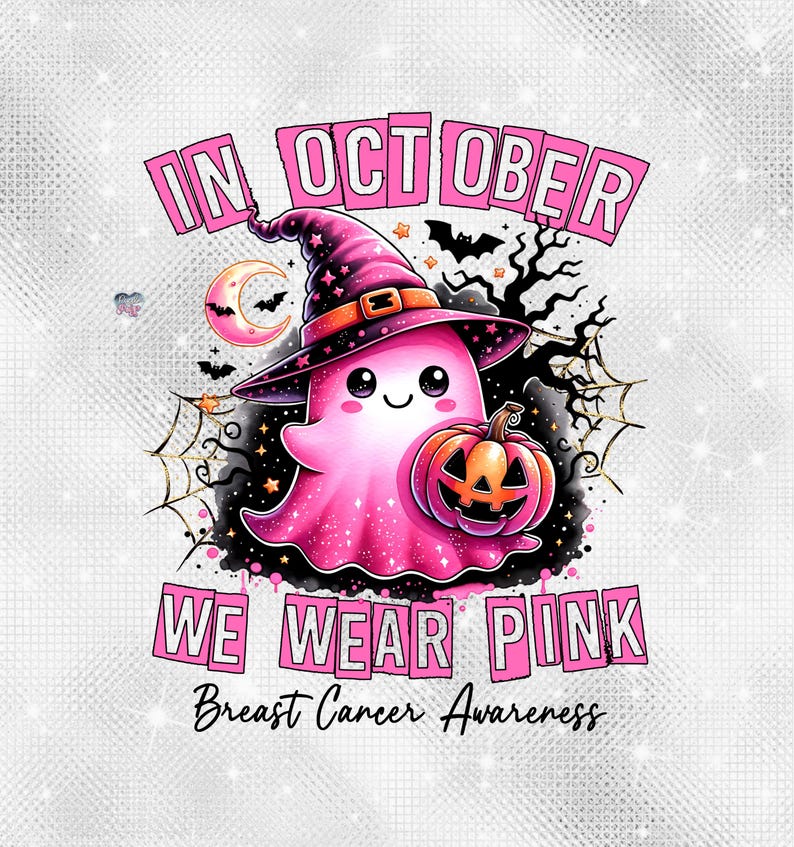 Peut inclure: Fant&ocirc;me rose portant un chapeau de sorci&egrave;re et tenant une citrouille d'Halloween. Le texte "In October We Wear Pink" et "Breast Cancer Awareness" est sous le fant&ocirc;me.