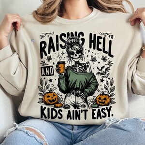 Rolig skelettmamma PNG sarkastisk höstmamma sarkastisk skelett Clipart, kaffeskelett PNG, Halloweenmammaskjorta digital nedladdning bild 3
