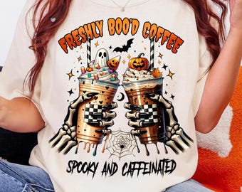 Nyligen buat kaffe PNG, läskig och koffeinhaltig Halloween Clipart, rolig skelettkaffe digital nedladdning, gotisk höstskjorta sublimering