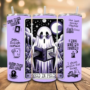 Carte de tarot fantôme 20 oz emballage de verre maigre PNG lisez en paix fantômes d'halloween rétro png livre de tarot nerds saison effrayante numérique