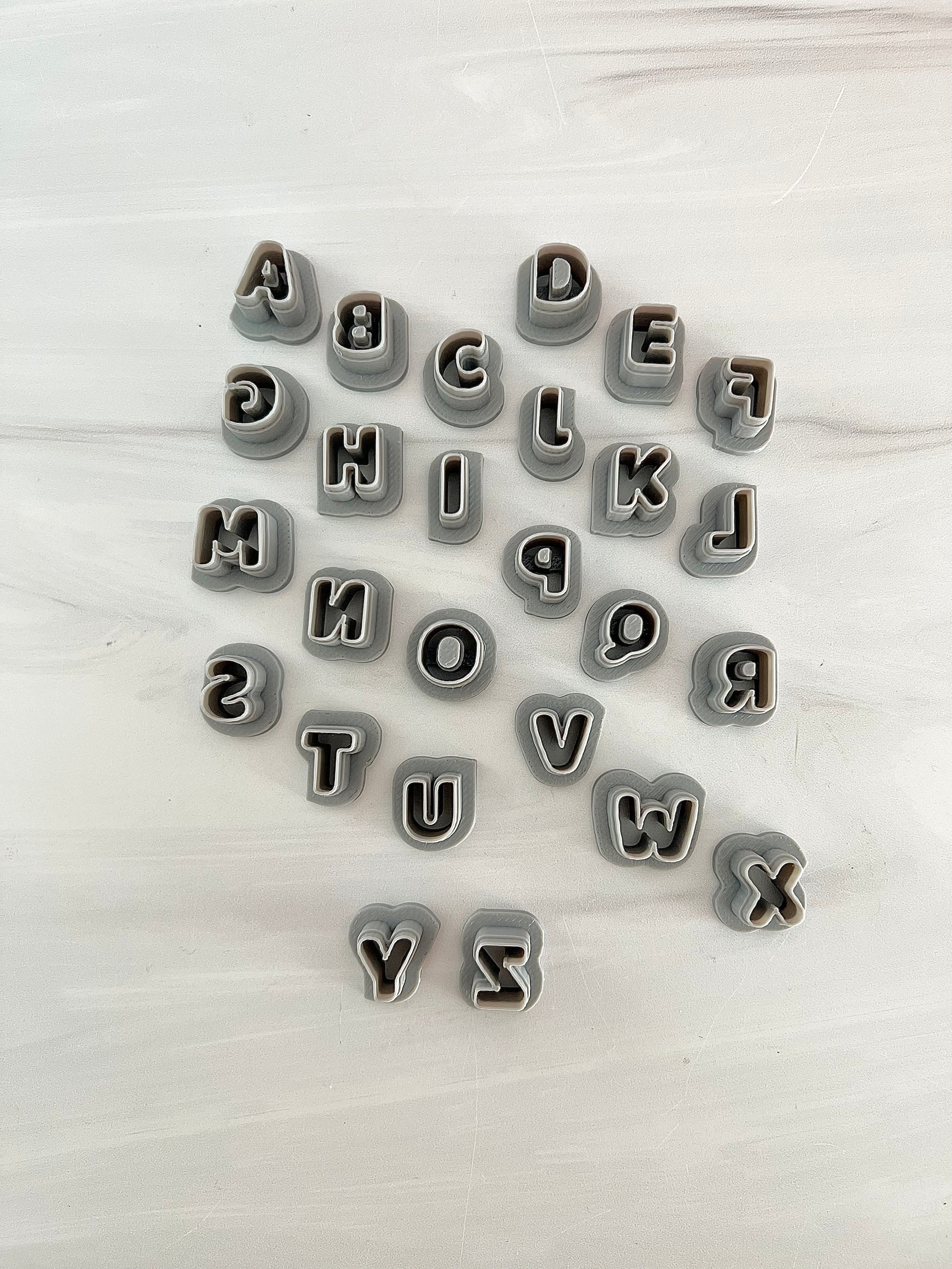 Keoker Sellos de letras para arcilla – Sellos de cerámica para arcilla con  doble alfabeto pequeño, también se utilizan como sellos de galletas y sellos  de letras de arcilla : : Hogar