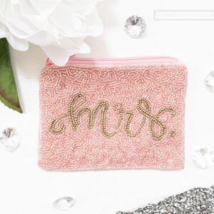 Bride & Bridesmaids Seed Bead Coin Purse Team Bride Mrs. Beaded Purse Bachelorette Party Favors Bridesmaids Gifts Mrs. Pink