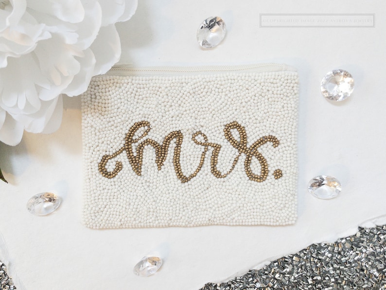 Bride & Bridesmaids Seed Bead Coin Purse Team Bride Mrs. Beaded Purse Bachelorette Party Favors Bridesmaids Gifts image 6