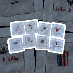 Gestickte personalisierte Küsten Leinen-Cocktailservietten, 8er-Set | Verlobung Geschenk | Hochzeit Geschenk | Paar Geschenk | Monogramm Stickerei