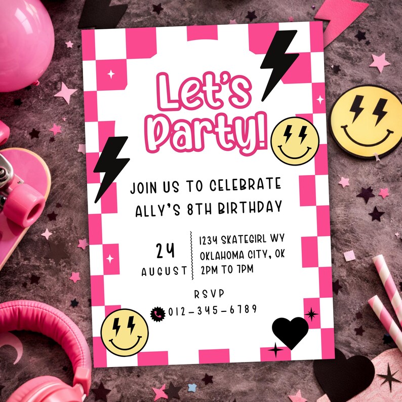 Peut inclure: Invitation de f&ecirc;te d'anniversaire rose et blanche &agrave; carreaux avec le texte "Let's Party !" et un smiley. L'invitation comprend les d&eacute;tails du 8e anniversaire d'Ally, y compris la date, l'heure et le lieu.