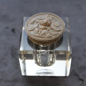 Vintage Antique Square Inkwell. Heavy Crystal, Rose Repousse Lid, EXCELLENT Condition, Bougie Grandmacore Desk Decor, Gift For A Collector.